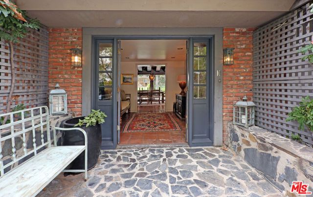 2673 Mandeville Canyon Road, Los Angeles, CA 90049