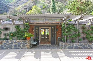 2673 Mandeville Canyon Road, Los Angeles, CA 90049