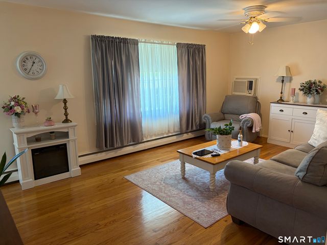 3 Mohican Lane, Wallingford, CT 06492