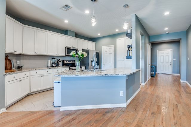 2723 Pike Drive, Lancaster, TX 75134