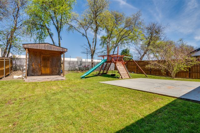 2723 Pike Drive, Lancaster, TX 75134