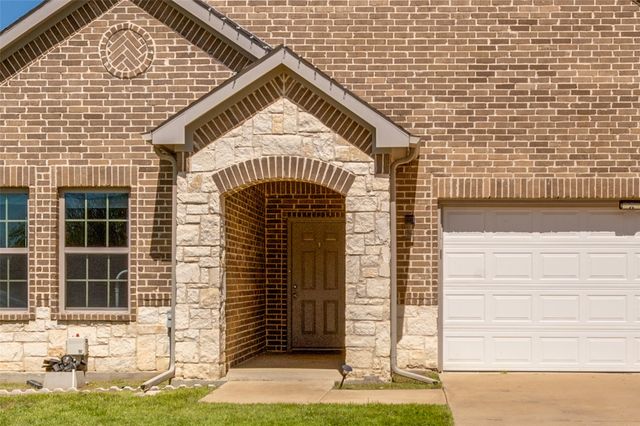 2723 Pike Drive, Lancaster, TX 75134