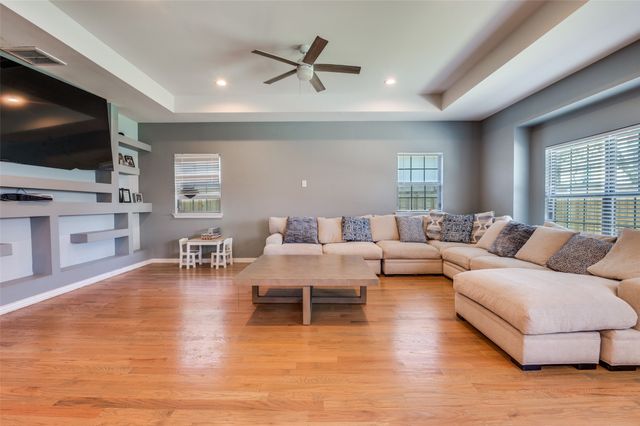 2723 Pike Drive, Lancaster, TX 75134