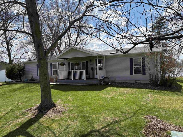 10686 N C Drive, Kendallville, IN 46755