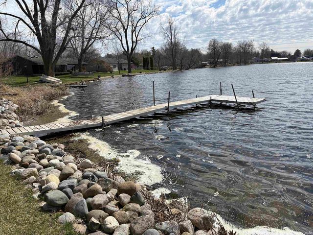 10686 N C Drive, Kendallville, IN 46755