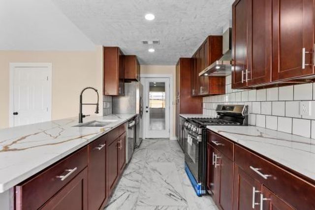 11007 Green Arbor Drive, Houston, TX 77089