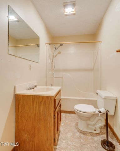 204 Thomas Road, Rogersville, TN 37857