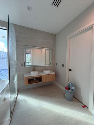 1637 Monroe St, Hollywood, FL 33020