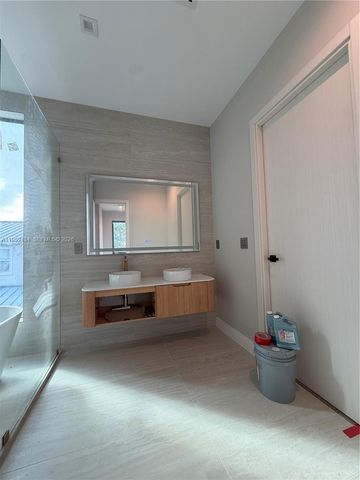 1637 Monroe St, Hollywood, FL 33020