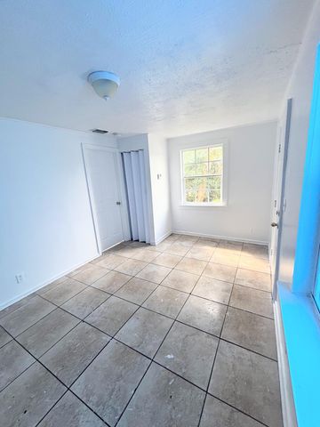 804 Ridgewood Drive 2, West Palm Beach, FL 33405