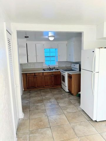 804 Ridgewood Drive 2, West Palm Beach, FL 33405