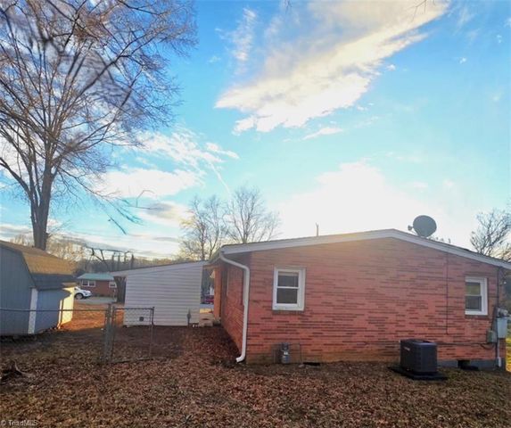 1313 Rivercrest Drive, Eden, NC 27288