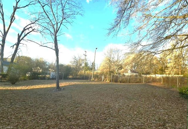 1313 Rivercrest Drive, Eden, NC 27288