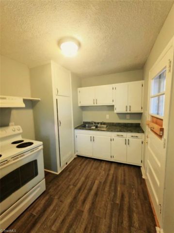 1313 Rivercrest Drive, Eden, NC 27288