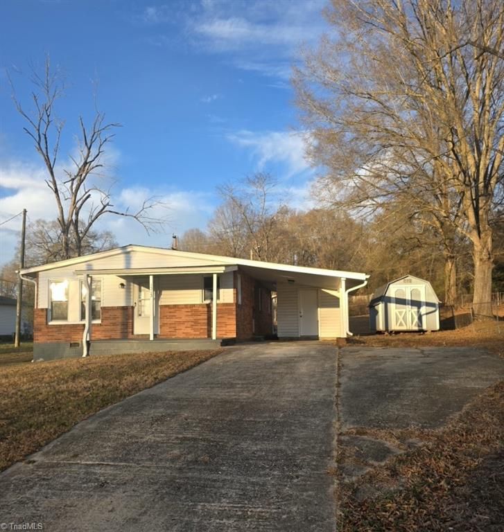 1313 Rivercrest Drive, Eden, NC 27288