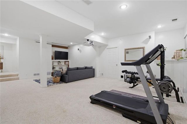 14181 W 142 Street, Olathe, KS 66062
