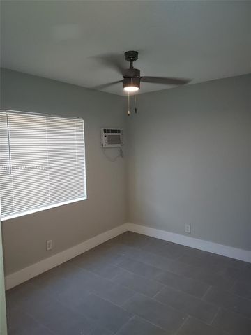 808 SW 14th Ter 4, Fort Lauderdale, FL 33312