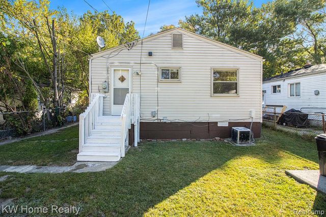 19783 Poinciana, Redford, MI 48240