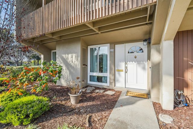 1047 Fontana Dr, Alameda, CA 94502