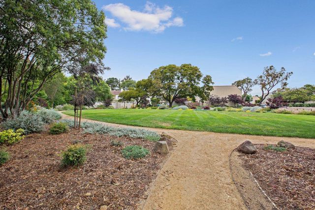 1047 Fontana Dr, Alameda, CA 94502