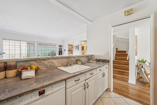 1047 Fontana Dr, Alameda, CA 94502