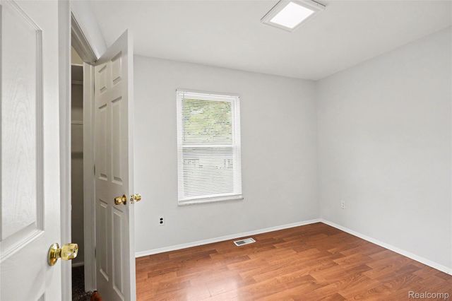 12800 Daily Drive, Sterling Heights, MI 48313