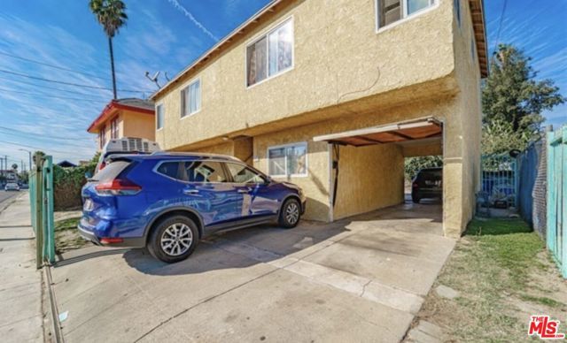 901 W 83rd Street, Los Angeles, CA 90044