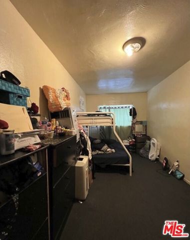 901 W 83rd Street, Los Angeles, CA 90044