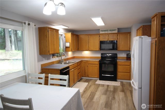27719 217th Avenue SE, Maple Valley, WA 98038