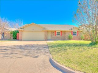 1232 Glenwood Drive, Moore, OK 73160