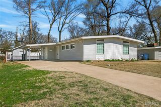 815 Robinwood Drive, Florissant, MO 63033