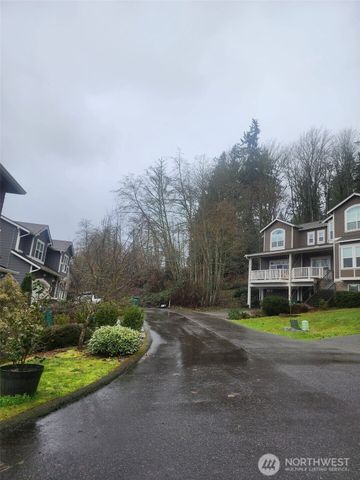 679 17th Avenue NW, Issaquah, WA 98027