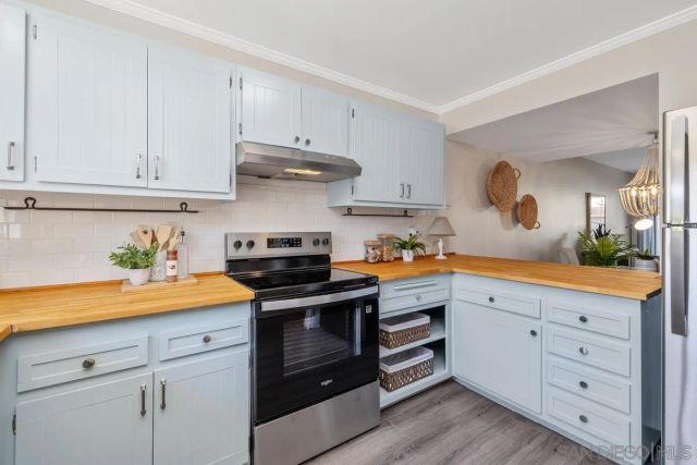 4264 Loma Riviera Lane, San Diego, CA 92110