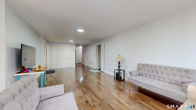 1 Strawberry Hill Court 1H, Stamford, CT 06902