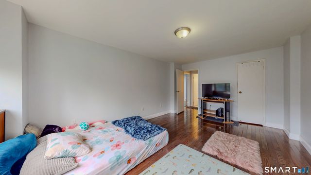1 Strawberry Hill Court 1H, Stamford, CT 06902