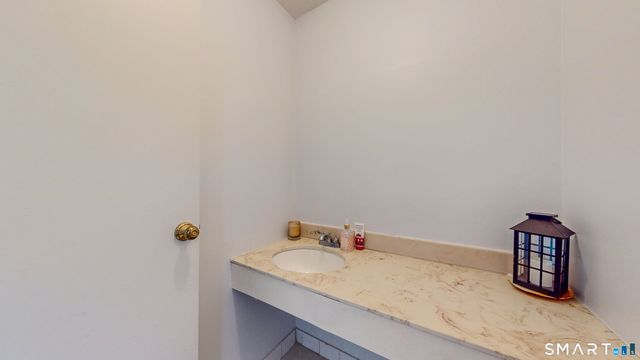 1 Strawberry Hill Court 1H, Stamford, CT 06902