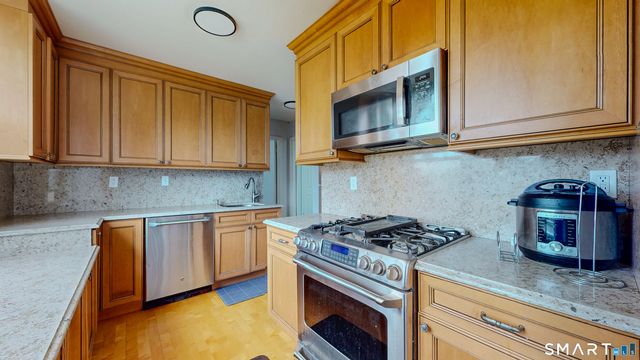 1 Strawberry Hill Court 1H, Stamford, CT 06902