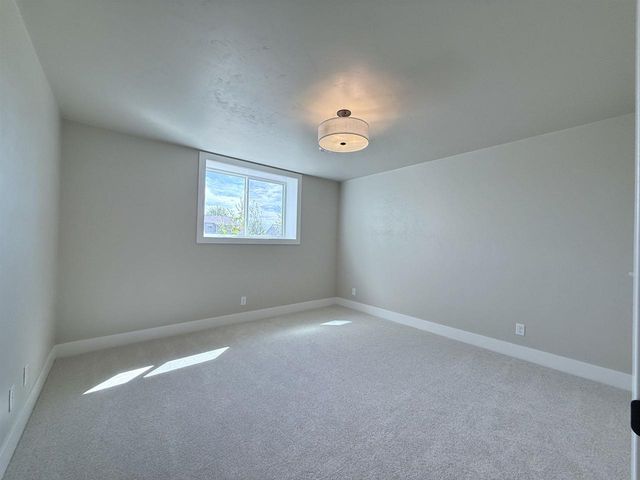 4190 N ROSE MEADOW LANE, Grand Chute, WI 54913