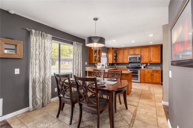 745 Red Alder Pl, Escondido, CA 92027