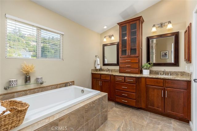 745 Red Alder Pl, Escondido, CA 92027