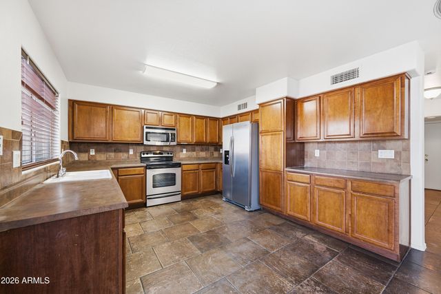 5613 S 51st Drive, Laveen, AZ 85339