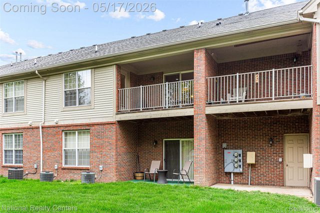 49277 Silver Birch Circle, Shelby Charter Township, MI 48315