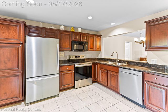 49277 Silver Birch Circle, Shelby Charter Township, MI 48315
