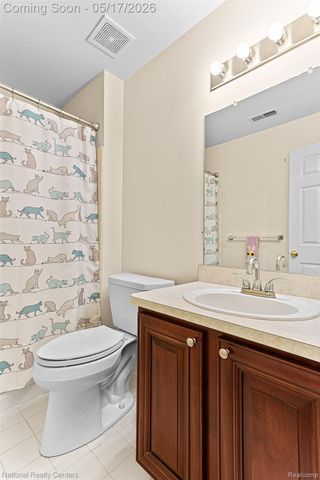 49277 Silver Birch Circle, Shelby Charter Township, MI 48315