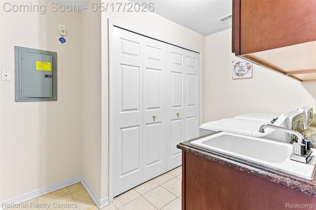 49277 Silver Birch Circle, Shelby Charter Township, MI 48315