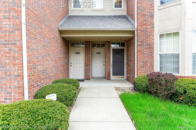 49277 Silver Birch Circle, Shelby Charter Township, MI 48315
