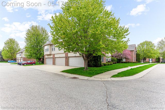 49277 Silver Birch Circle, Shelby Charter Township, MI 48315