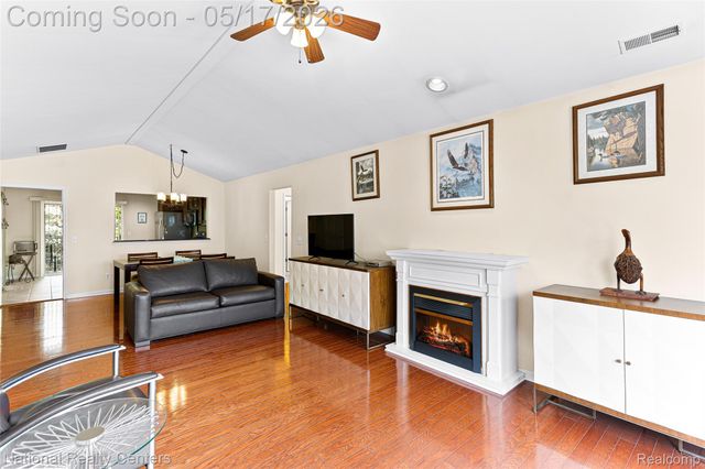 49277 Silver Birch Circle, Shelby Charter Township, MI 48315