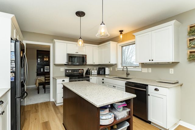 3551 Hart Lane SW, Rochester, MN 55902