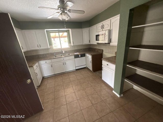 390 Quail Court, Rio Rico, AZ 85648